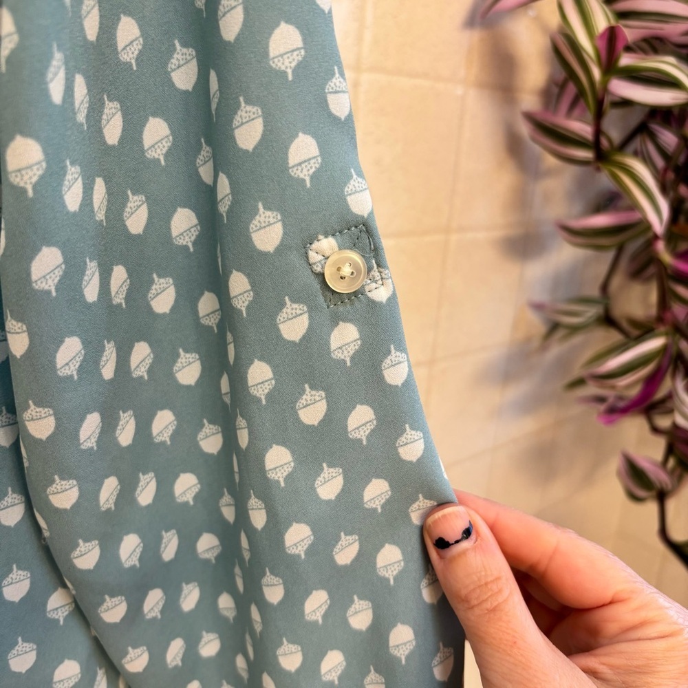 Cottagecore Button Down Shirt Size Small Acorns Blue White Grannycore Layers - Picture 3 of 11